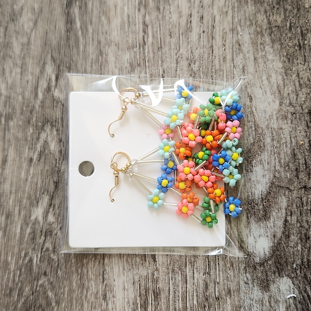 NWT Beaded Flower Chandelier Earrings - Picture 3 of 3